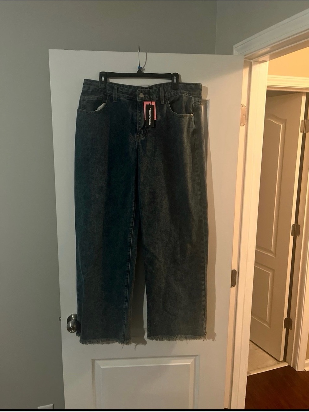 PrettyLittleThing Women's Wide Leg Jeans! NWT!